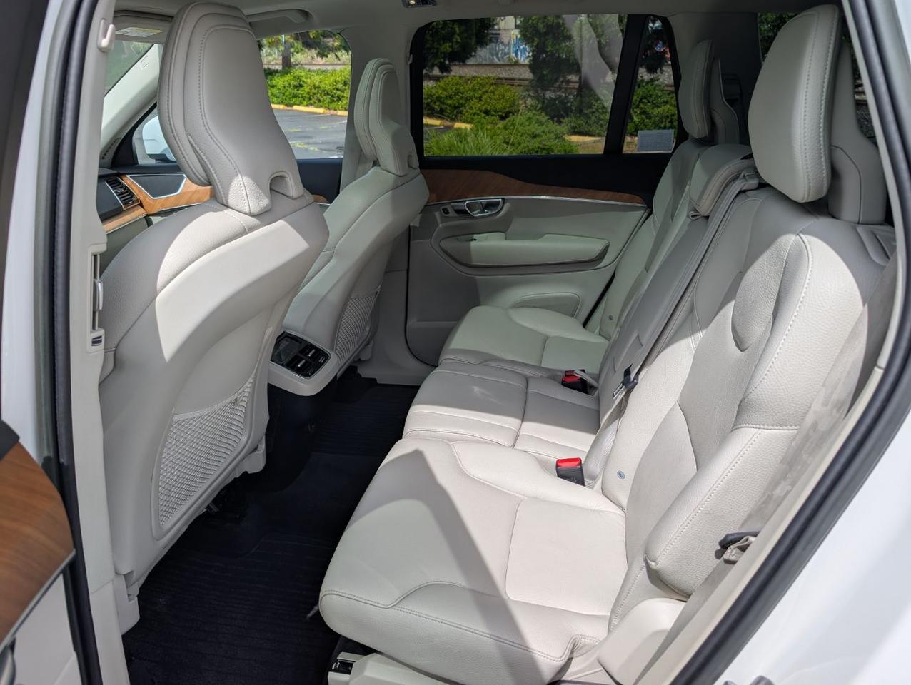 2022 Volvo XC90 T5 AWD Momentum w/H-Performance Audio, Pilot Assist, HUD, 360 Cam, Quad Heated Seats & Heated Wheel Portland OR