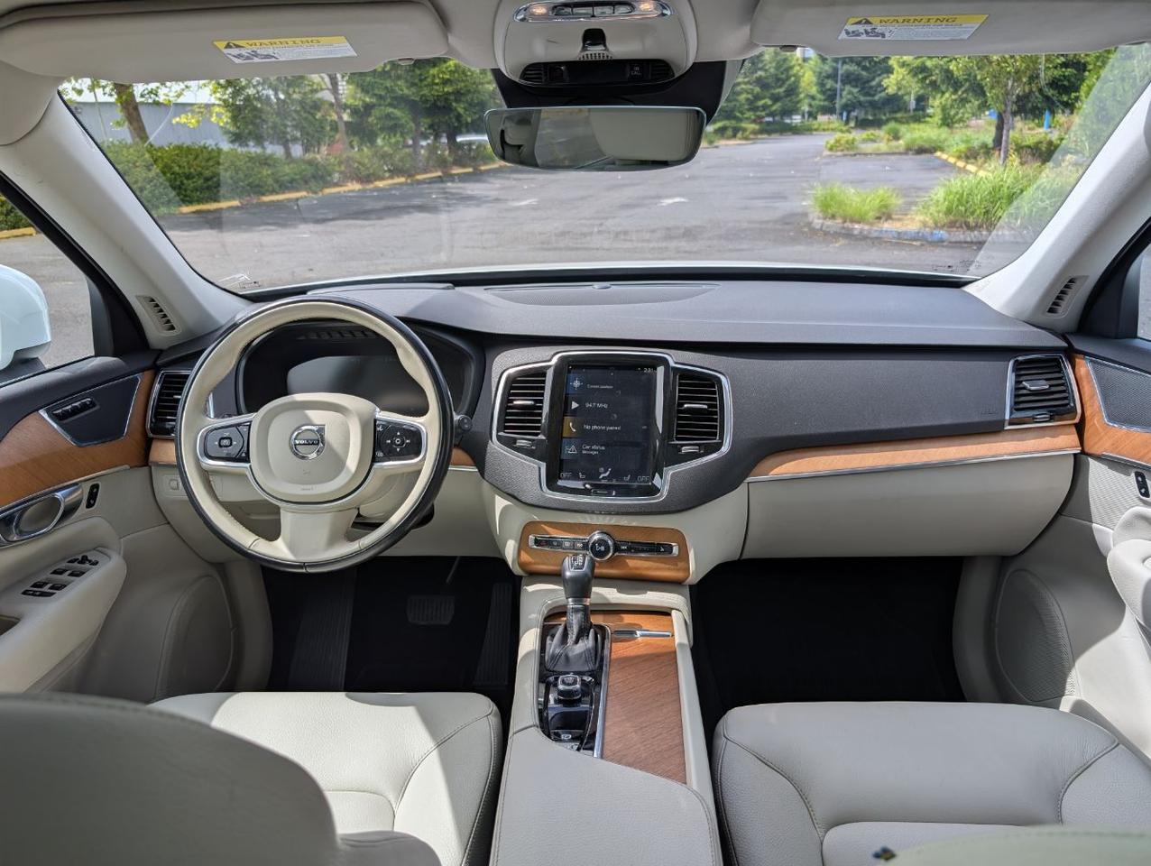 2022 Volvo XC90 T5 AWD Momentum w/H-Performance Audio, Pilot Assist, HUD, 360 Cam, Quad Heated Seats & Heated Wheel Portland OR
