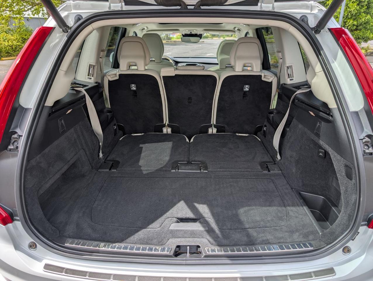 2022 Volvo XC90 T5 AWD Momentum w/H-Performance Audio, Pilot Assist, HUD, 360 Cam, Quad Heated Seats & Heated Wheel Portland OR