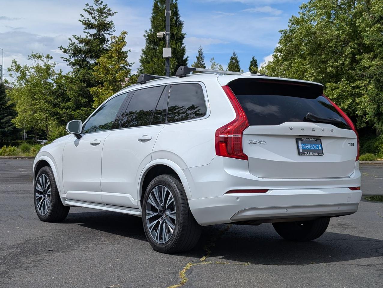2022 Volvo XC90 T5 AWD Momentum w/H-Performance Audio, Pilot Assist, HUD, 360 Cam, Quad Heated Seats & Heated Wheel Portland OR