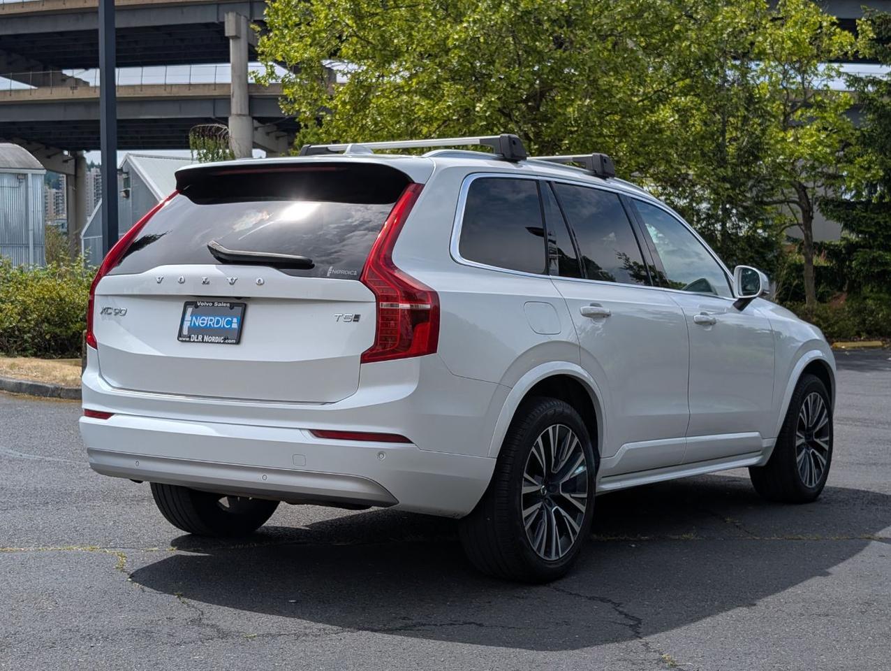 2022 Volvo XC90 T5 AWD Momentum w/H-Performance Audio, Pilot Assist, HUD, 360 Cam, Quad Heated Seats & Heated Wheel Portland OR