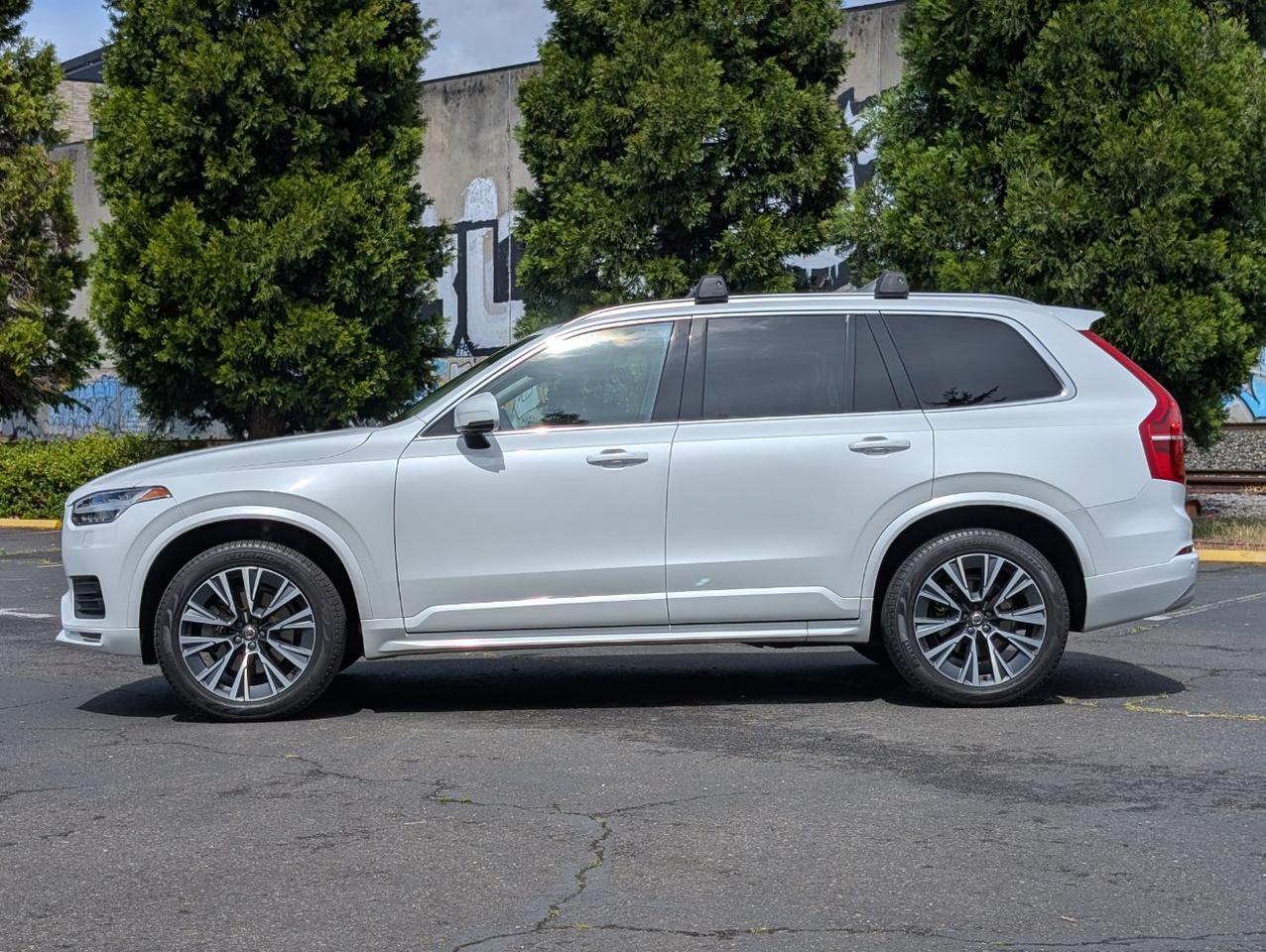 2022 Volvo XC90 T5 AWD Momentum w/H-Performance Audio, Pilot Assist, HUD, 360 Cam, Quad Heated Seats & Heated Wheel Portland OR