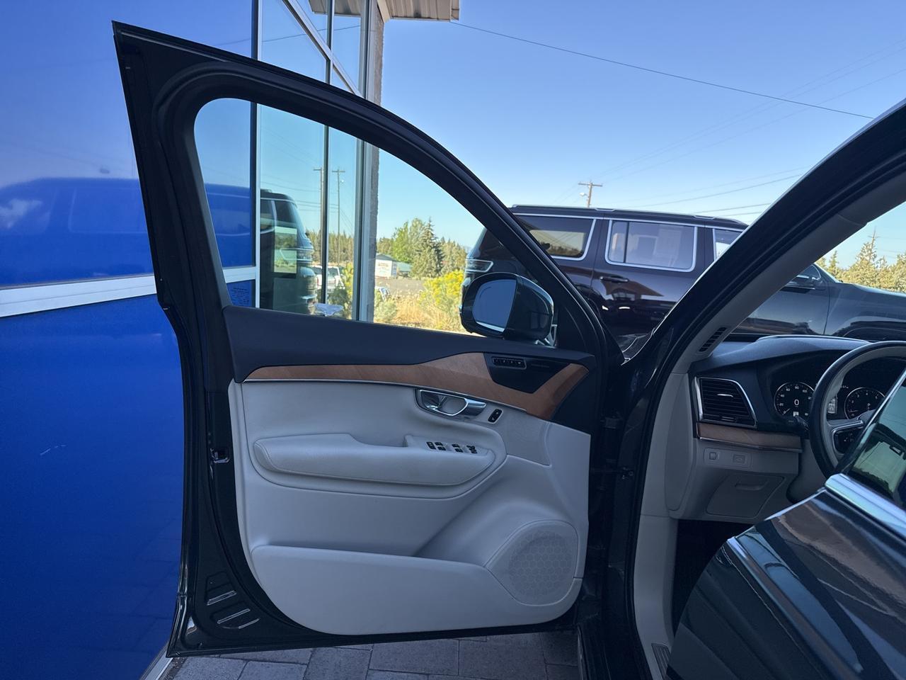 2022 Volvo XC90 T5 Momentum Bend OR