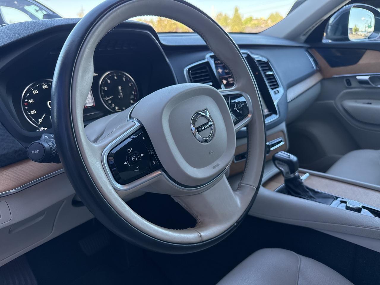 2022 Volvo XC90 T5 Momentum Bend OR