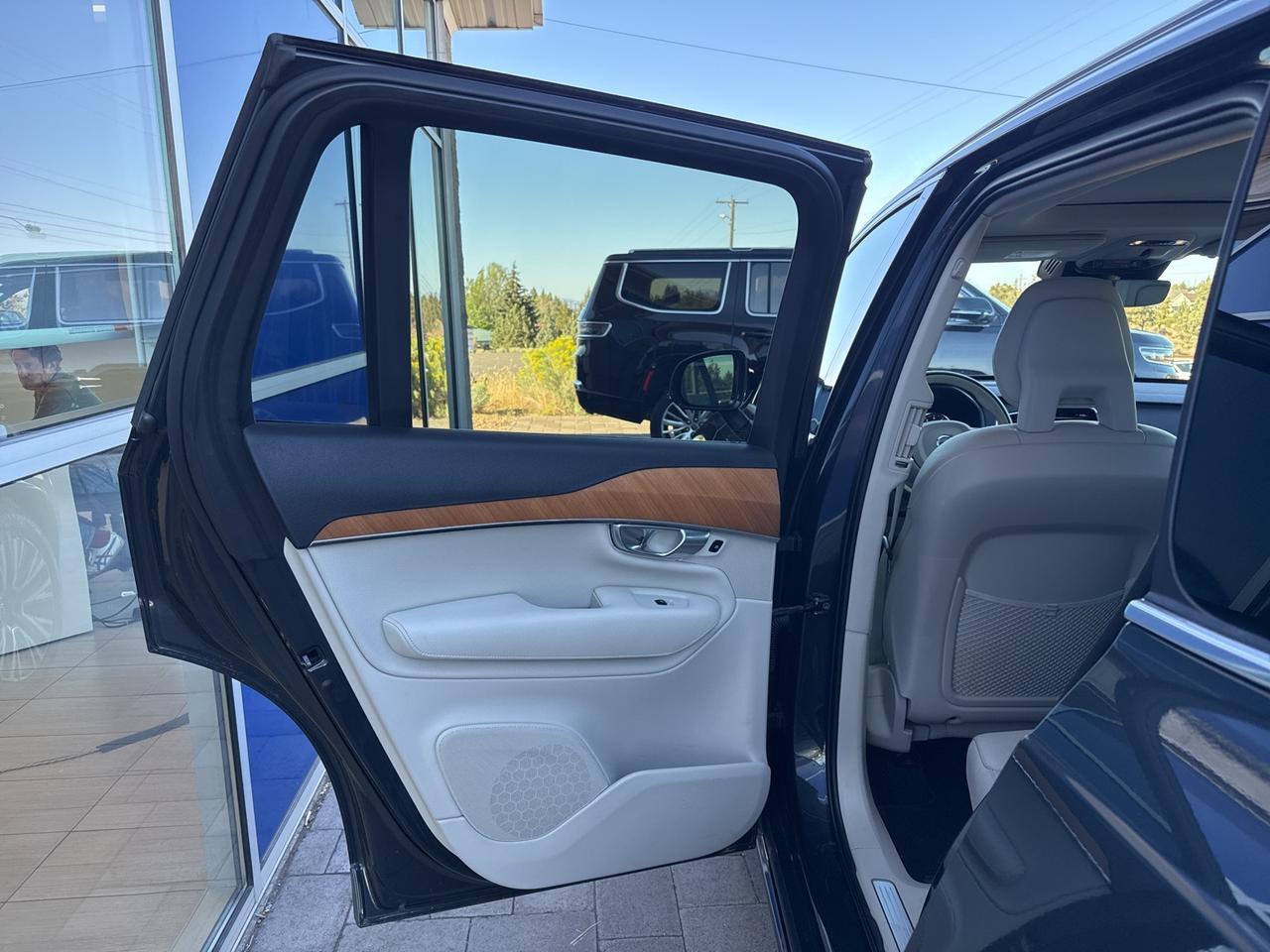 2022 Volvo XC90 T5 Momentum Bend OR
