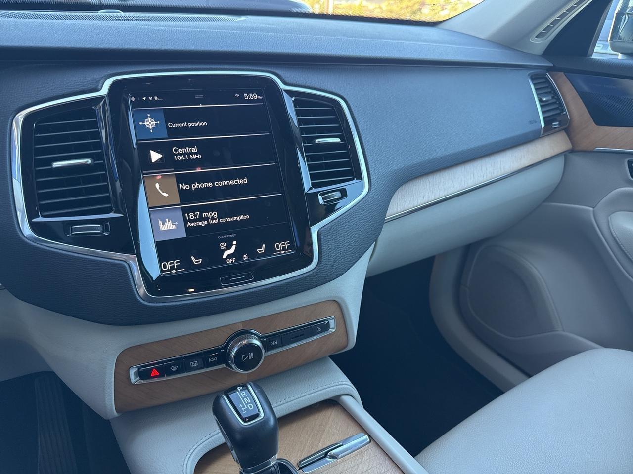 2022 Volvo XC90 T5 Momentum Bend OR