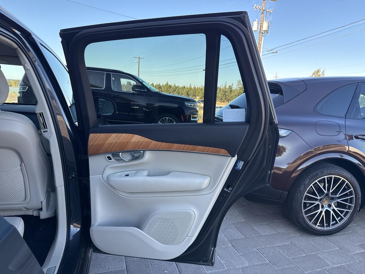 2022 Volvo XC90 T5 Momentum Bend OR