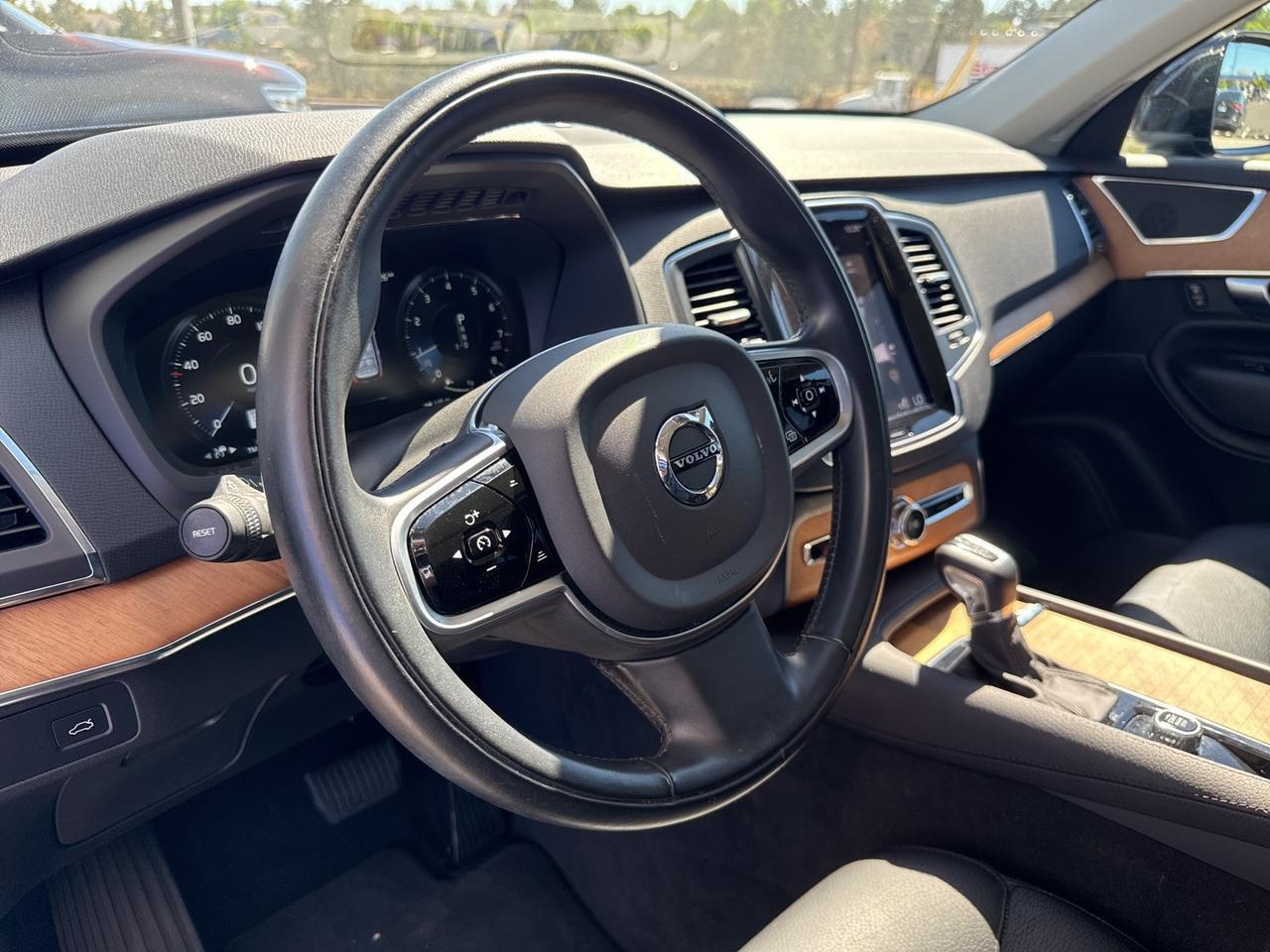 2022 Volvo XC90 T5 Momentum Bend OR