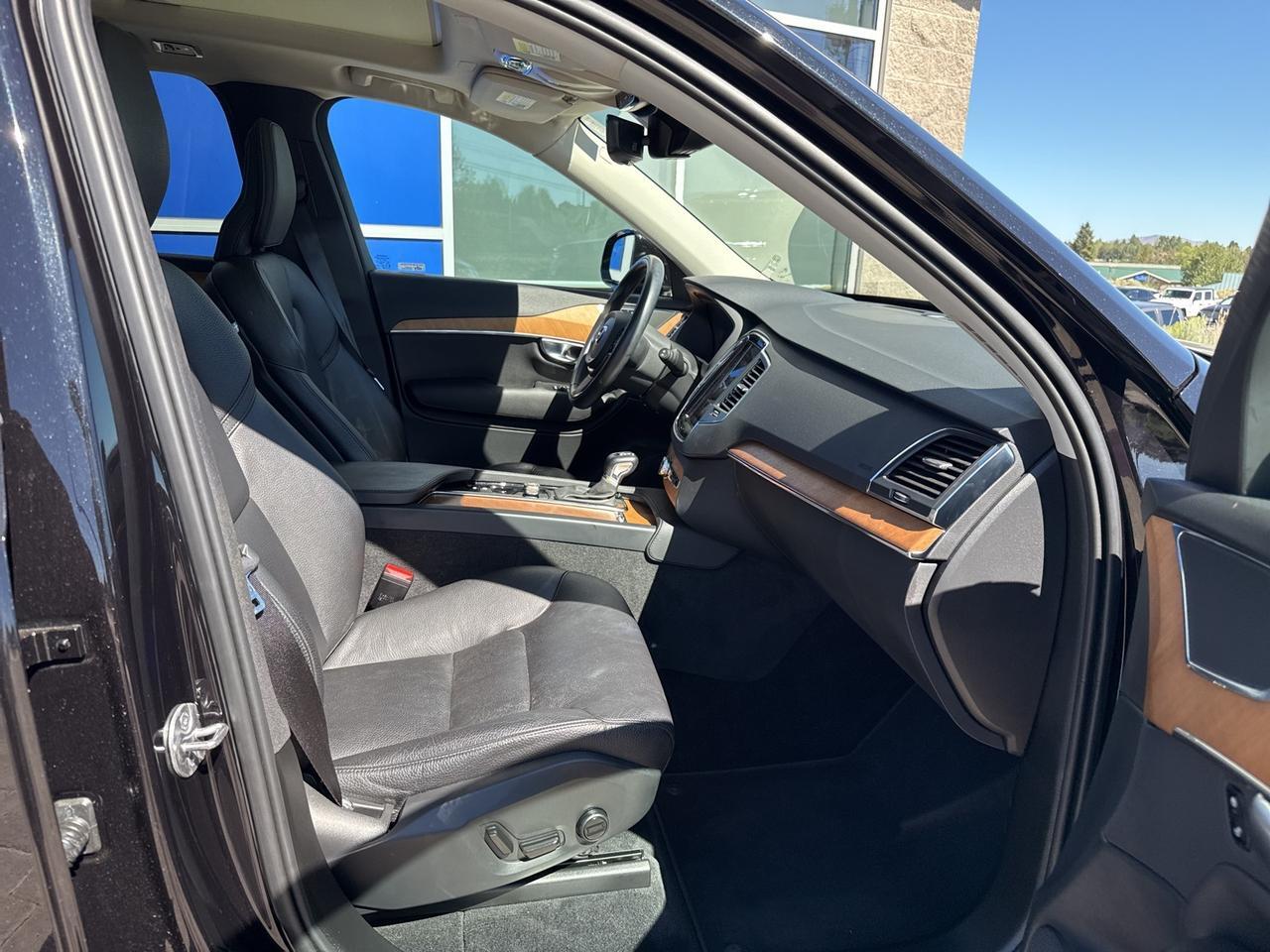 2022 Volvo XC90 T5 Momentum Bend OR