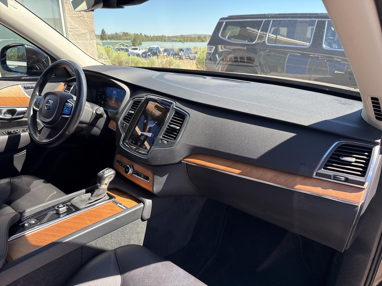 2022 Volvo XC90 T5 Momentum Bend OR