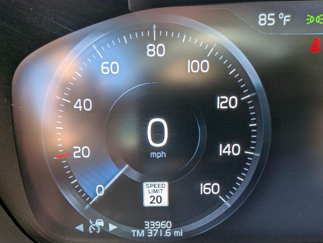 2022 Volvo XC90 T6 AWD Inscription Center Walk w/Harman Kardon, Pilot Assist, Tow Hitch, 4 Heated Seats & Wheel Portland OR