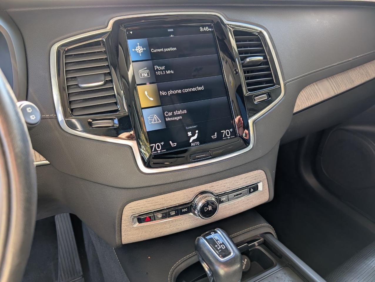 2022 Volvo XC90 T6 AWD Inscription Center Walk w/Harman Kardon, Pilot Assist, Tow Hitch, 4 Heated Seats & Wheel Portland OR