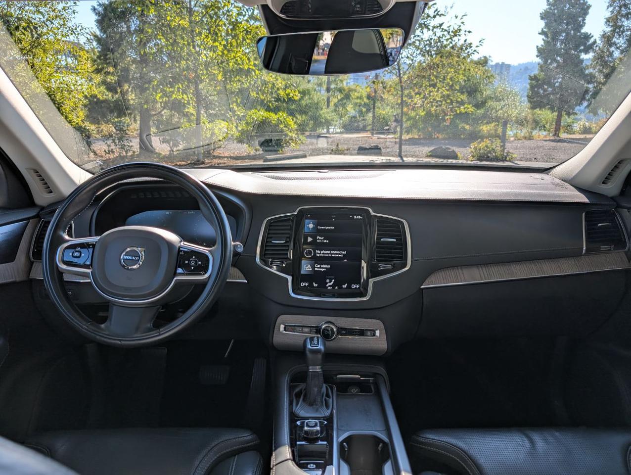 2022 Volvo XC90 T6 AWD Inscription Center Walk w/Harman Kardon, Pilot Assist, Tow Hitch, 4 Heated Seats & Wheel Portland OR
