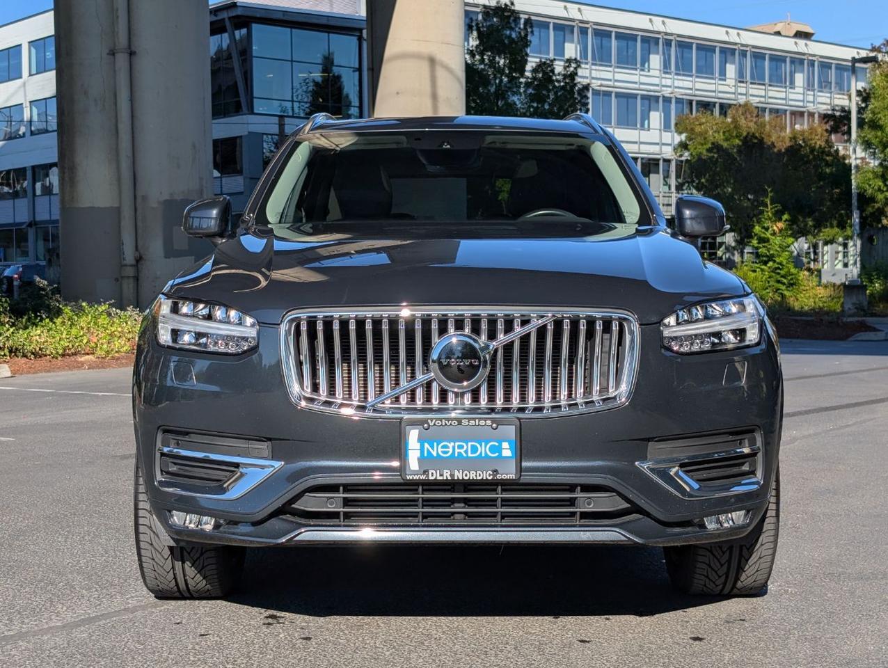 2022 Volvo XC90 T6 AWD Inscription Center Walk w/Harman Kardon, Pilot Assist, Tow Hitch, 4 Heated Seats & Wheel Portland OR