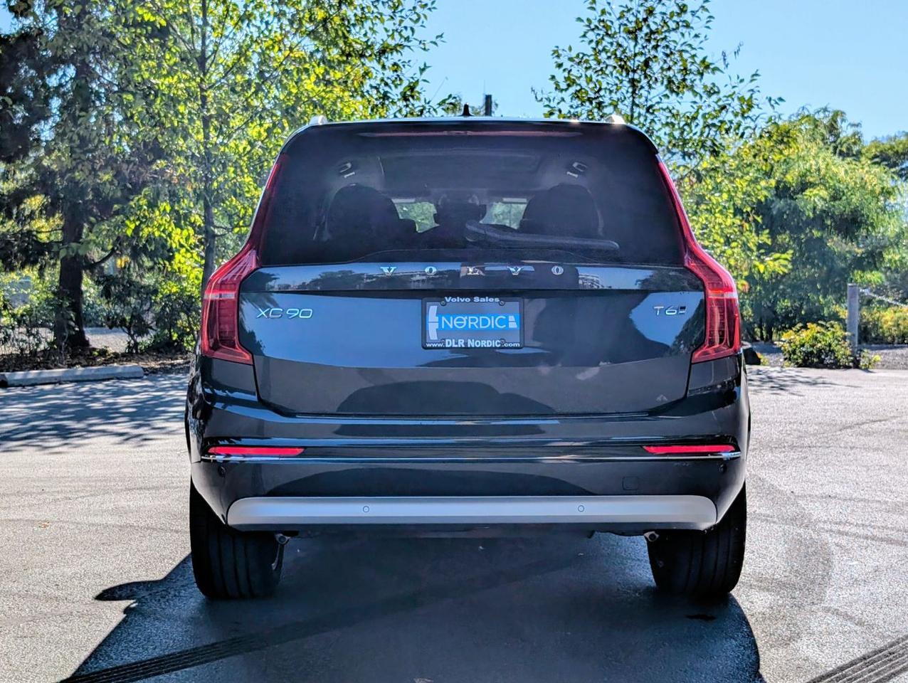 2022 Volvo XC90 T6 AWD Inscription Center Walk w/Harman Kardon, Pilot Assist, Tow Hitch, 4 Heated Seats & Wheel Portland OR