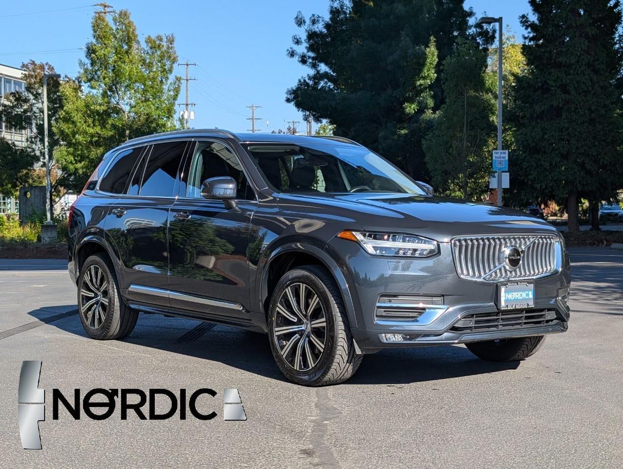 2022 Volvo XC90 T6 AWD Inscription Center Walk w/Harman Kardon, Pilot Assist, Tow Hitch, 4 Heated Seats & Wheel Portland OR