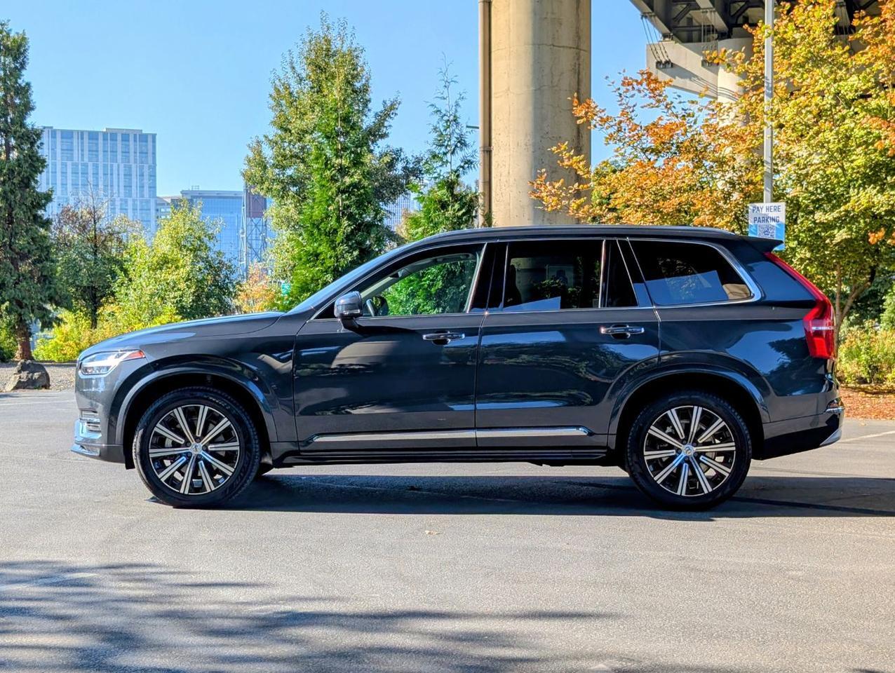 2022 Volvo XC90 T6 AWD Inscription Center Walk w/Harman Kardon, Pilot Assist, Tow Hitch, 4 Heated Seats & Wheel Portland OR