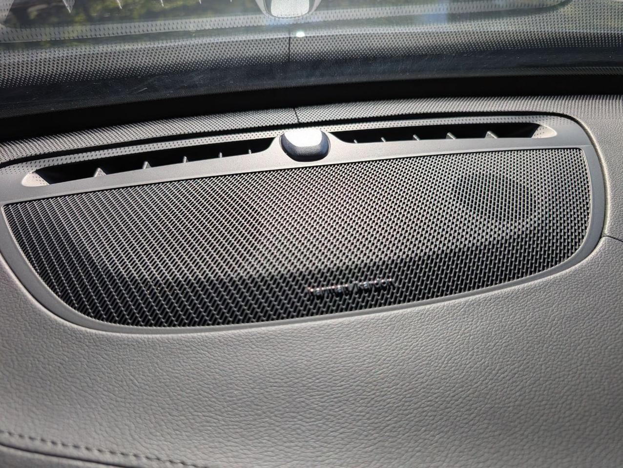 2022 Volvo XC90 T6 AWD Inscription Center Walk w/Harman Kardon, Pilot Assist, Tow Hitch, 4 Heated Seats & Wheel Portland OR