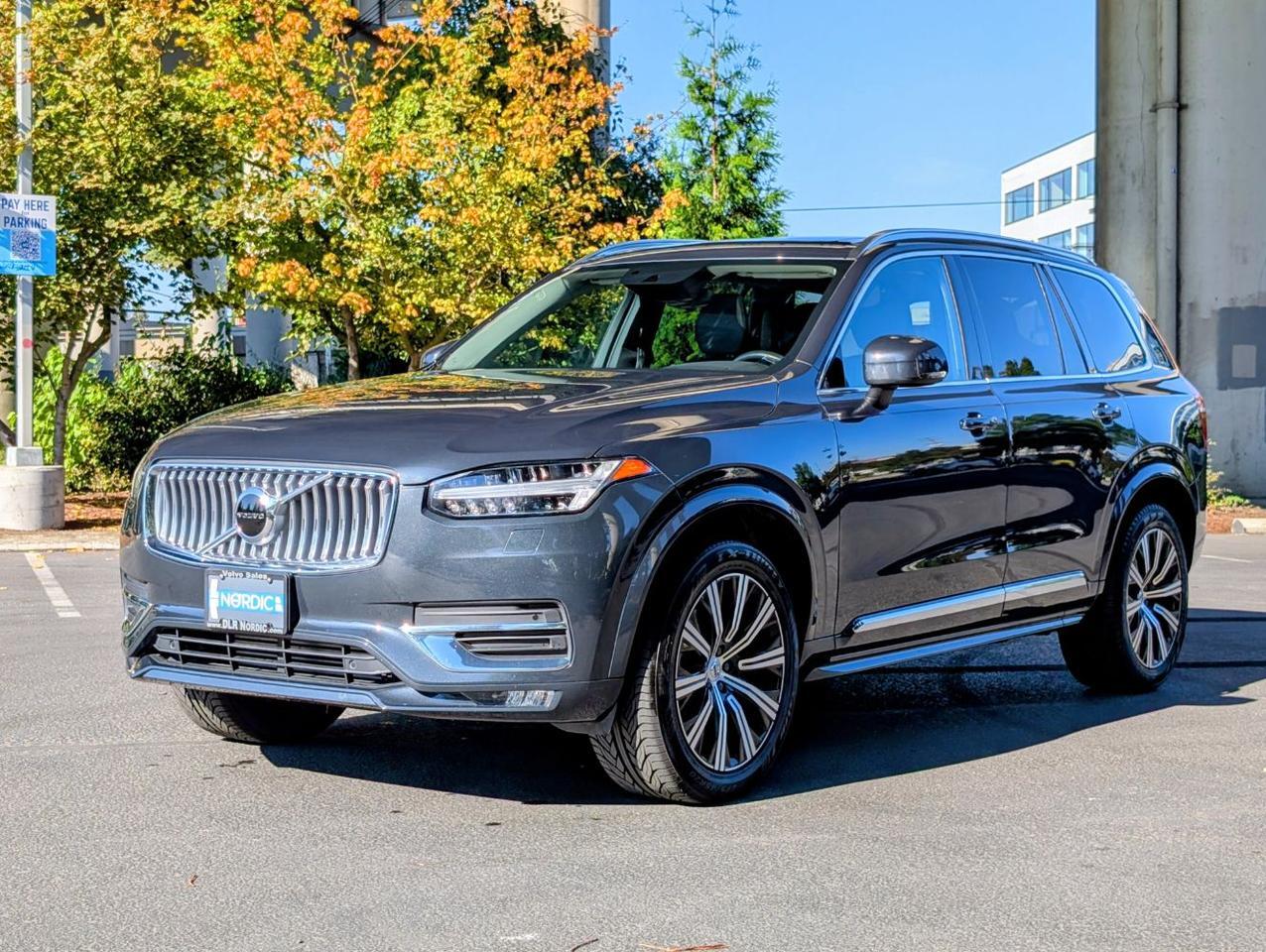 2022 Volvo XC90 T6 AWD Inscription Center Walk w/Harman Kardon, Pilot Assist, Tow Hitch, 4 Heated Seats & Wheel Portland OR