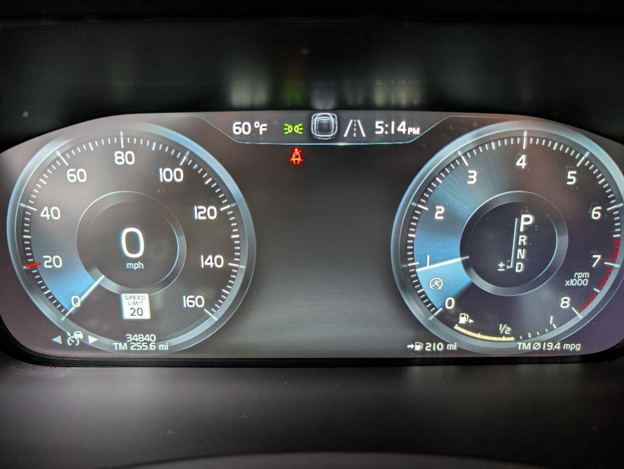 2022 Volvo XC90 T6 AWD Momentum 6-Pass Center Walk w/Harman Kardon, Pilot Assist, 360 Cam, 4 Heated Seats & Wheel Portland OR