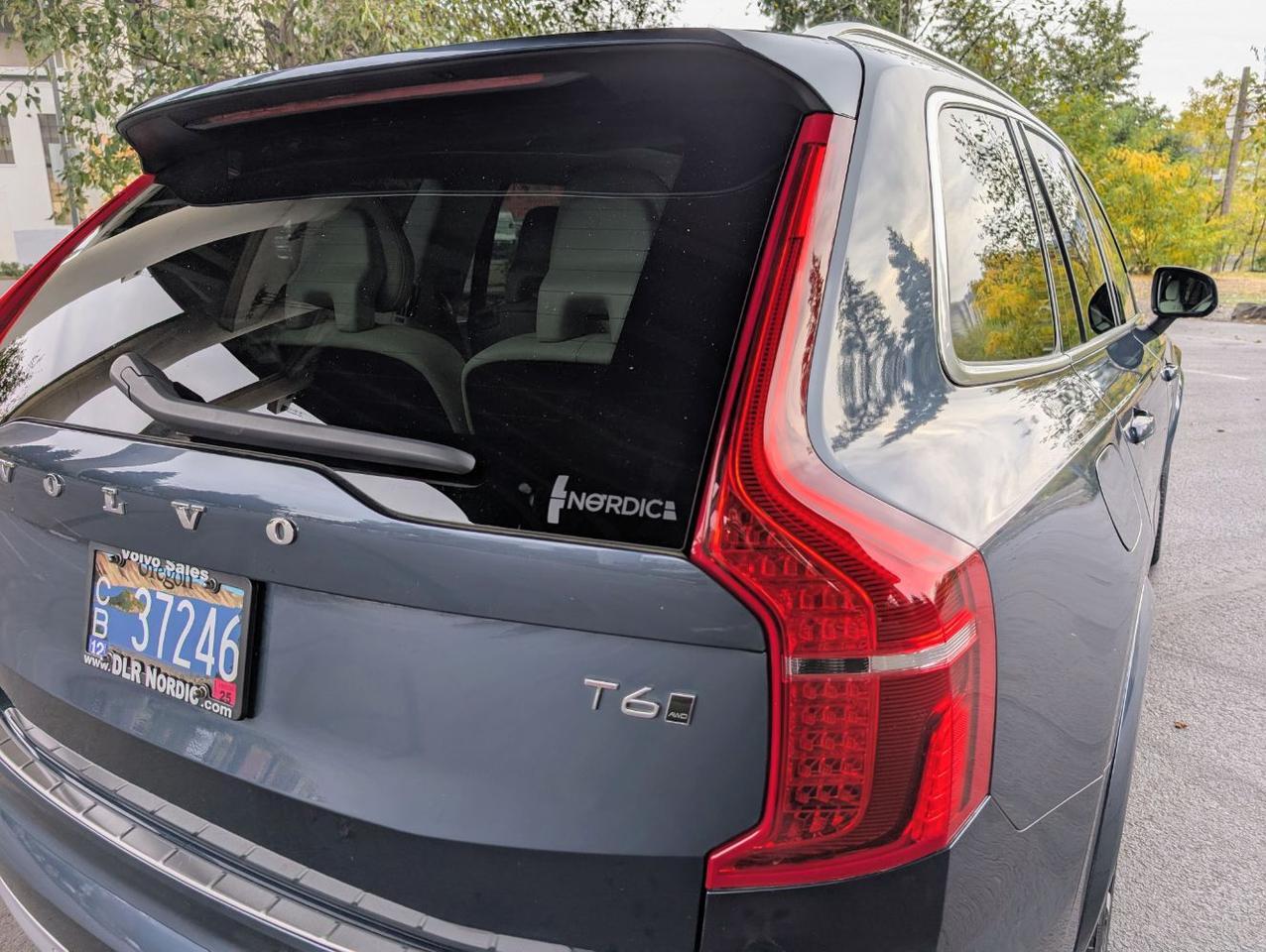 2022 Volvo XC90 T6 AWD Momentum 6-Pass Center Walk w/Harman Kardon, Pilot Assist, 360 Cam, 4 Heated Seats & Wheel Portland OR