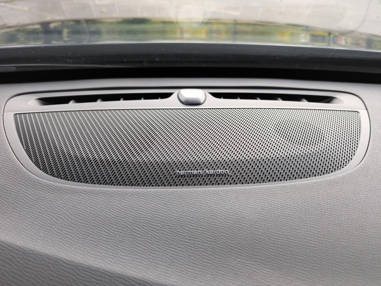 2022 Volvo XC90 T6 AWD Momentum 6-Pass Center Walk w/Harman Kardon, Pilot Assist, 360 Cam, 4 Heated Seats & Wheel Portland OR