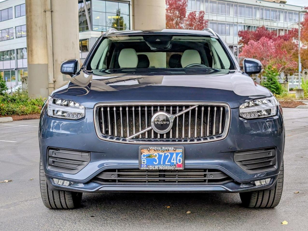 2022 Volvo XC90 T6 AWD Momentum 6-Pass Center Walk w/Harman Kardon, Pilot Assist, 360 Cam, 4 Heated Seats & Wheel Portland OR