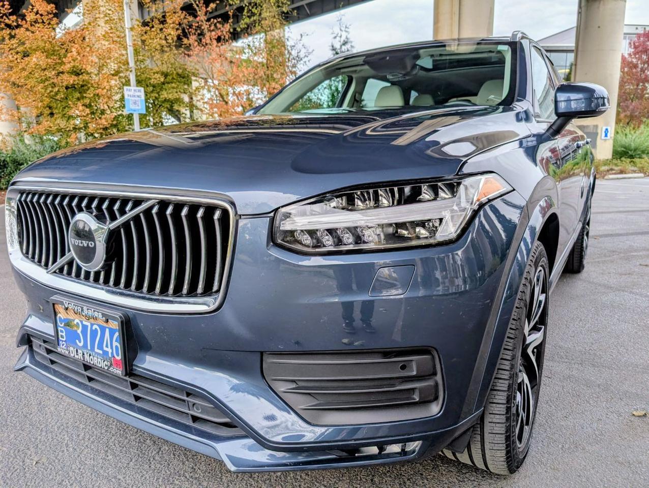 2022 Volvo XC90 T6 AWD Momentum 6-Pass Center Walk w/Harman Kardon, Pilot Assist, 360 Cam, 4 Heated Seats & Wheel Portland OR