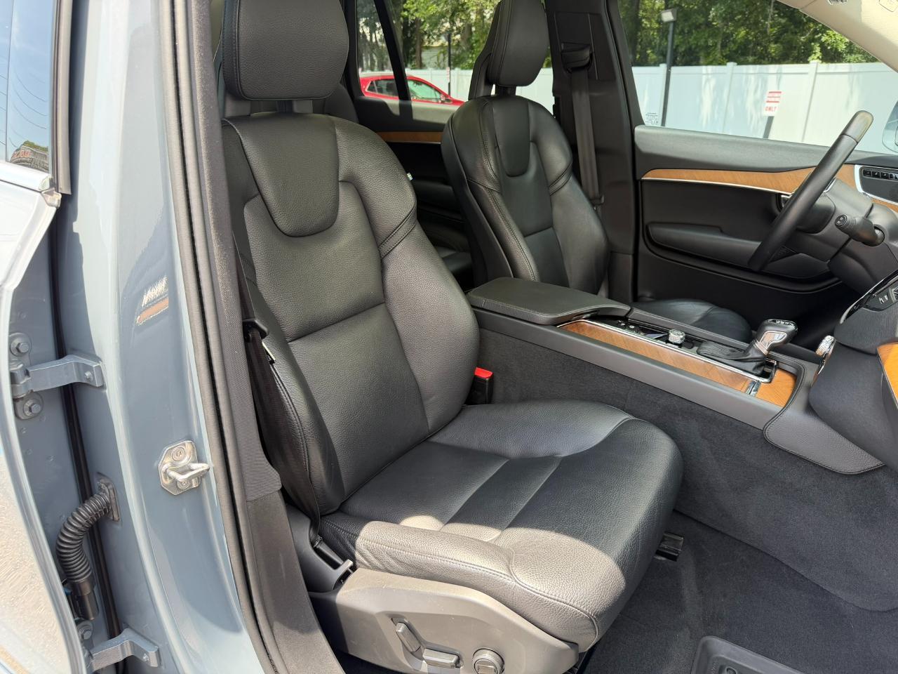 2022 Volvo XC90 T6 AWD Momentum 6P Jacksonville FL