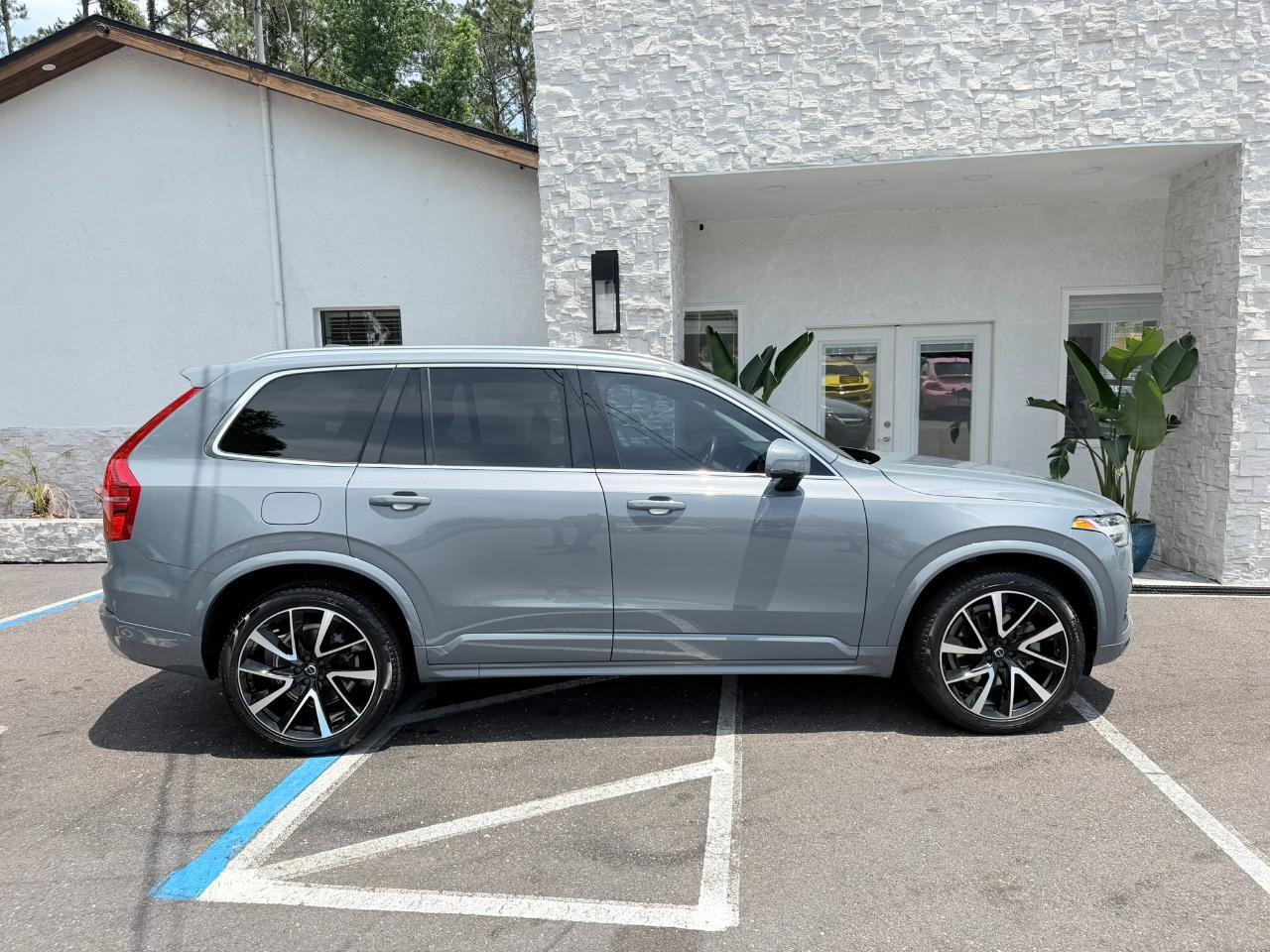 2022 Volvo XC90 T6 AWD Momentum 6P Jacksonville FL