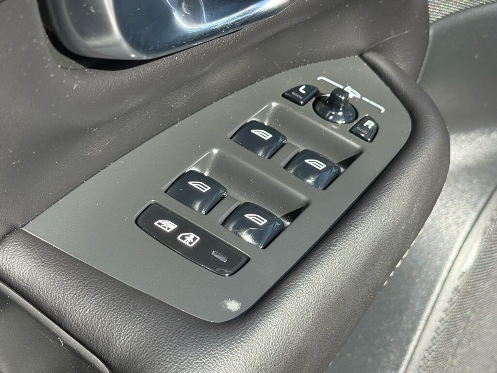 2022 Volvo XC90 T6 Inscription 7-Passenger