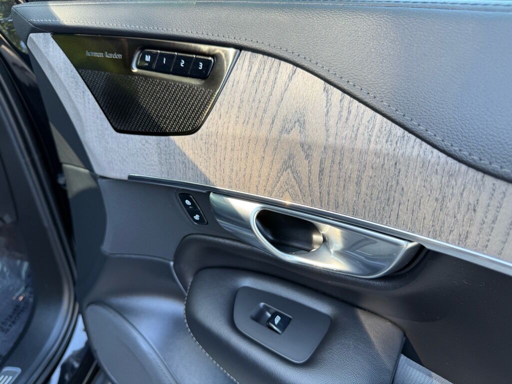 2022 Volvo XC90 T6 Inscription 7-Passenger