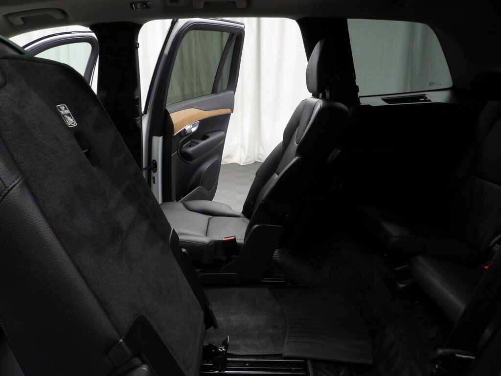 2022 Volvo XC90 T6 Momentum AWD Fond du Lac WI