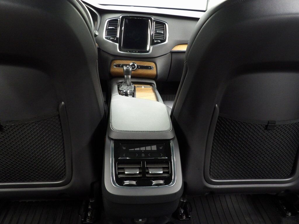 2022 Volvo XC90 T6 Momentum AWD Fond du Lac WI