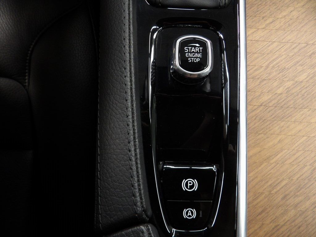 2022 Volvo XC90 T6 Momentum AWD Fond du Lac WI