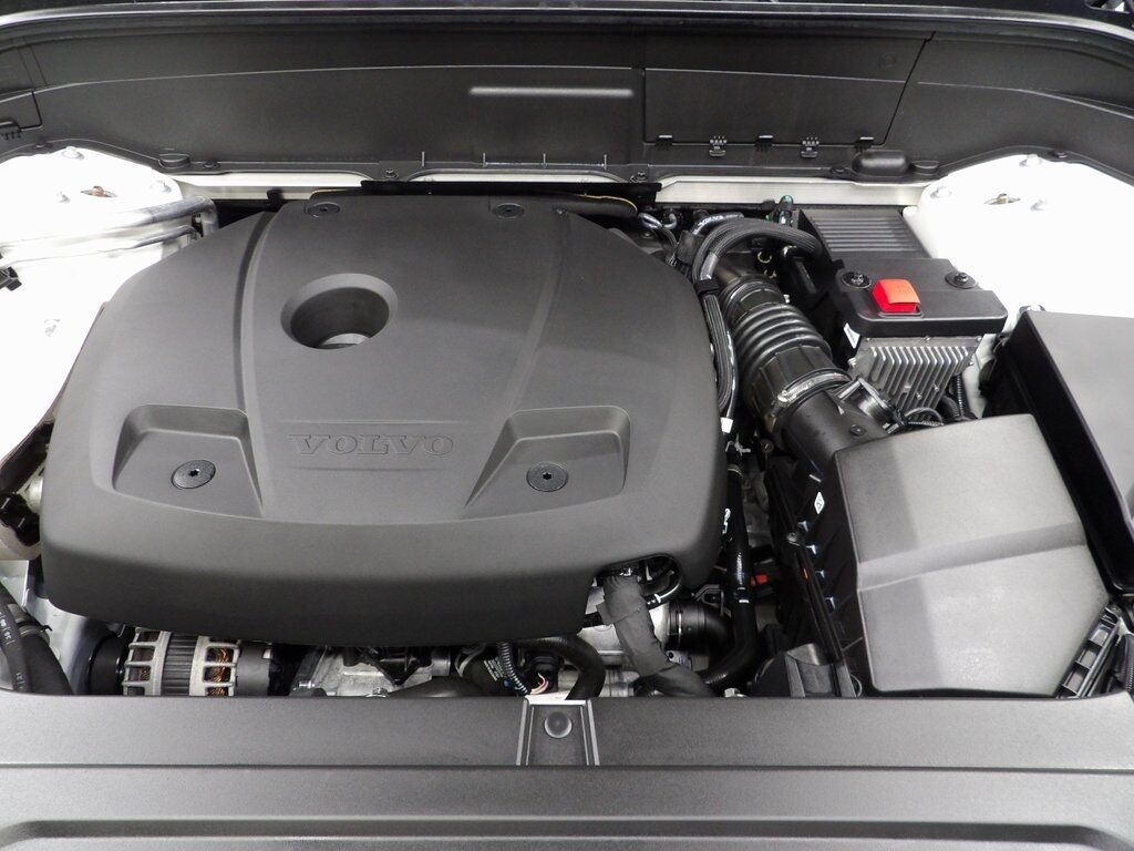 2022 Volvo XC90 T6 Momentum AWD Fond du Lac WI