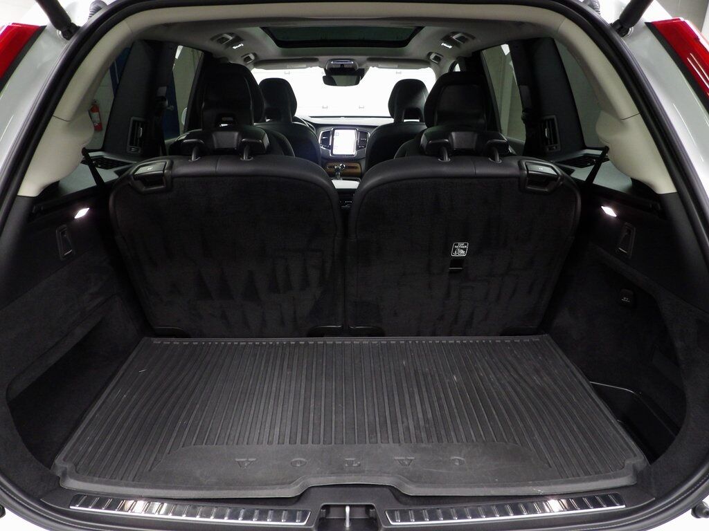 2022 Volvo XC90 T6 Momentum AWD Fond du Lac WI