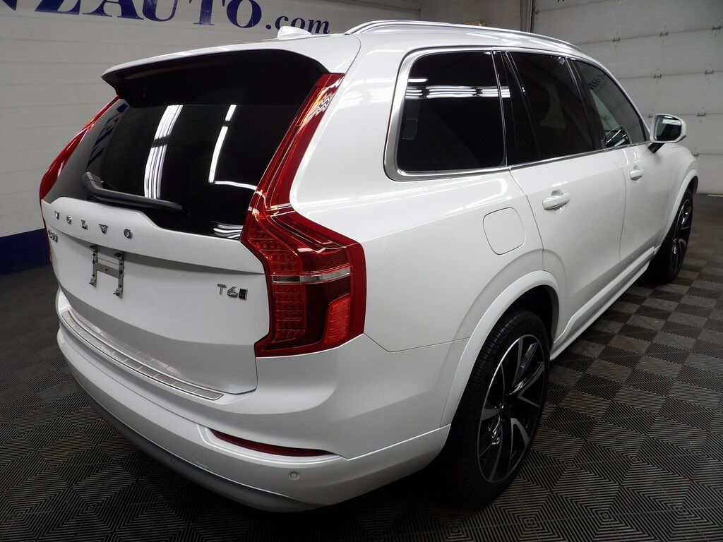 2022 Volvo XC90 T6 Momentum AWD Fond du Lac WI