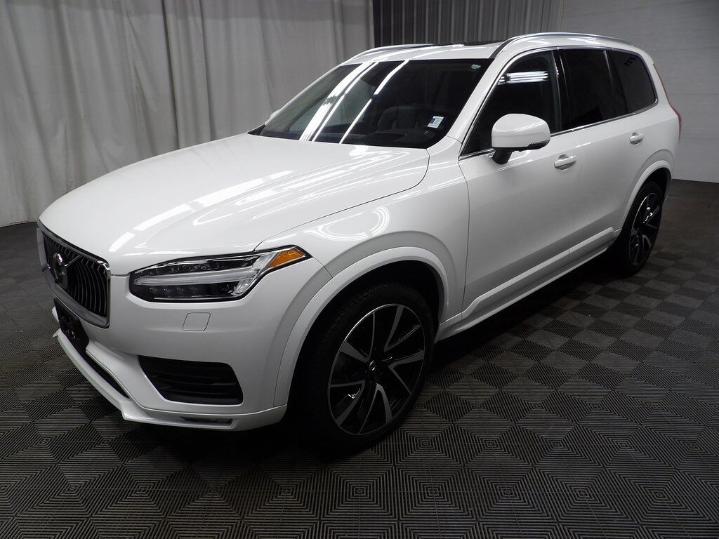 2022 Volvo XC90 T6 Momentum AWD Fond du Lac WI
