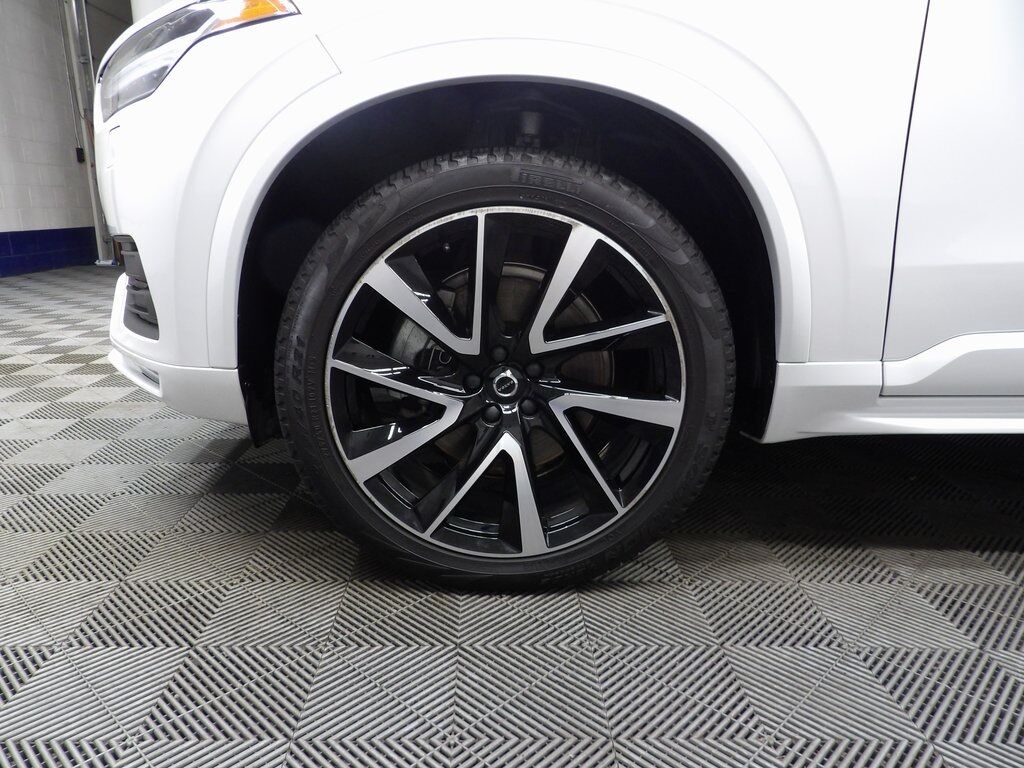 2022 Volvo XC90 T6 Momentum AWD Fond du Lac WI