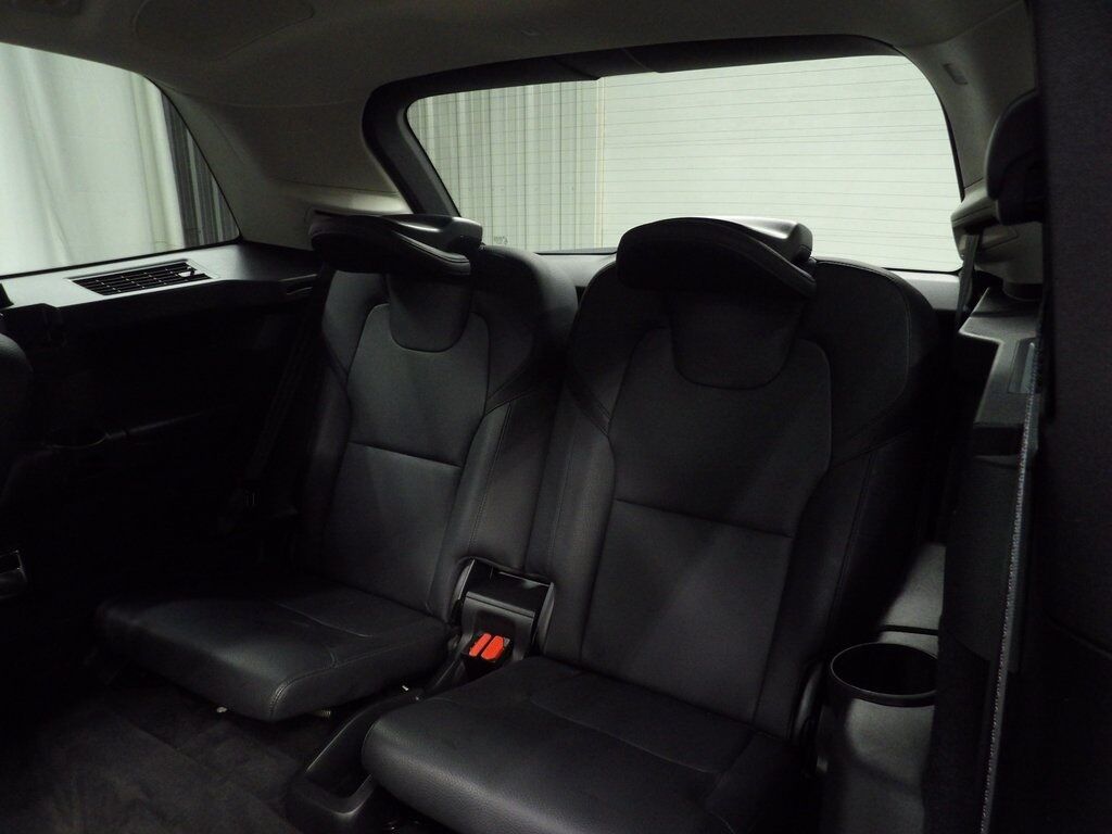 2022 Volvo XC90 T6 Momentum AWD Fond du Lac WI