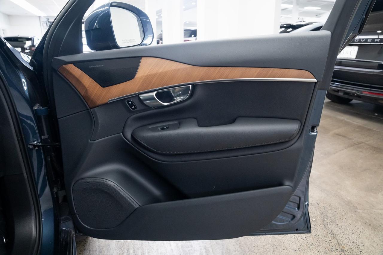 2022 Volvo XC90 T6 Momentum Heated Seats Advanced Package Portland OR