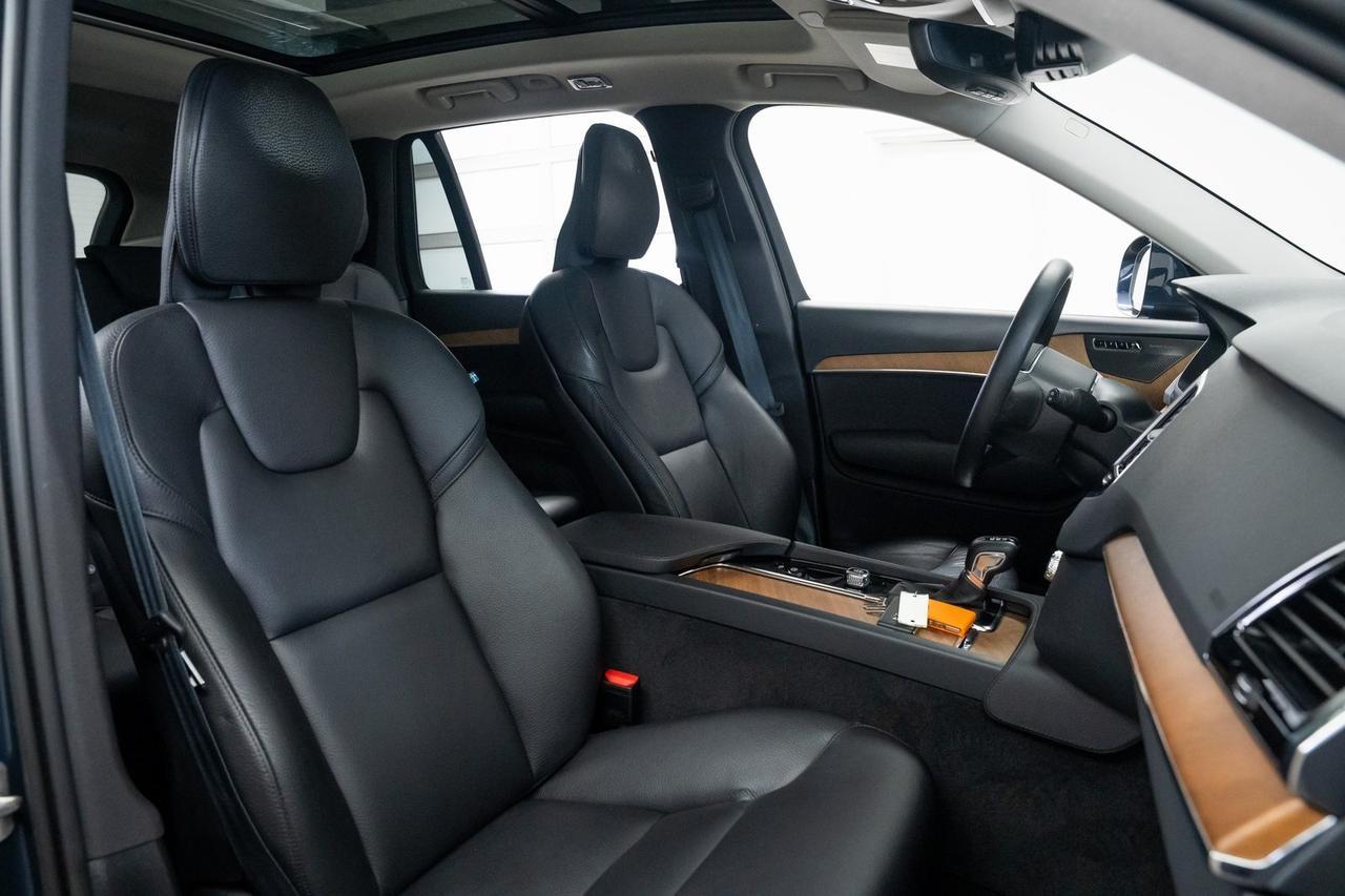 2022 Volvo XC90 T6 Momentum Heated Seats Advanced Package Portland OR