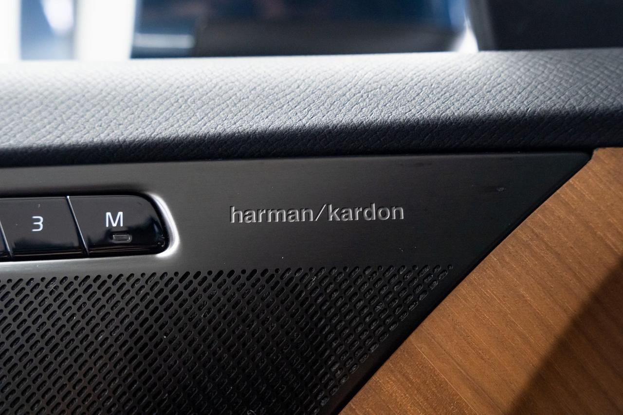 2022 Volvo XC90 T6 Momentum Heated Seats Advanced Package Portland OR