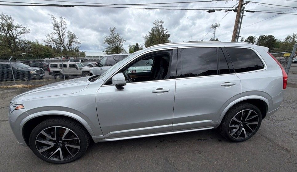 2022 Volvo XC90 T6 Momentum Portland OR