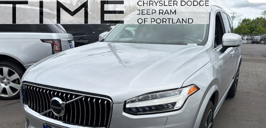 2022 Volvo XC90 T6 Momentum