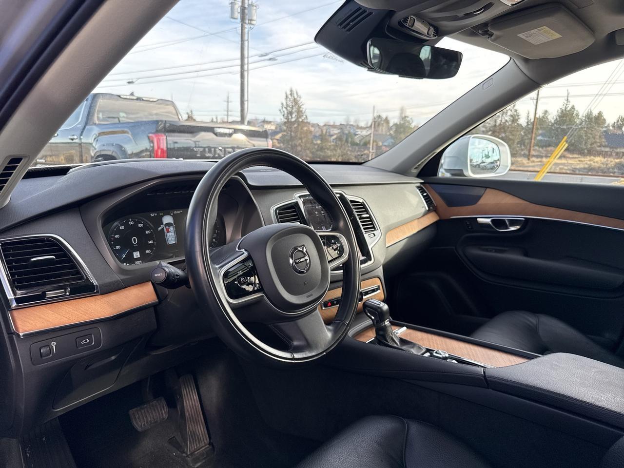 2022 Volvo XC90 T6 Momentum Bend OR