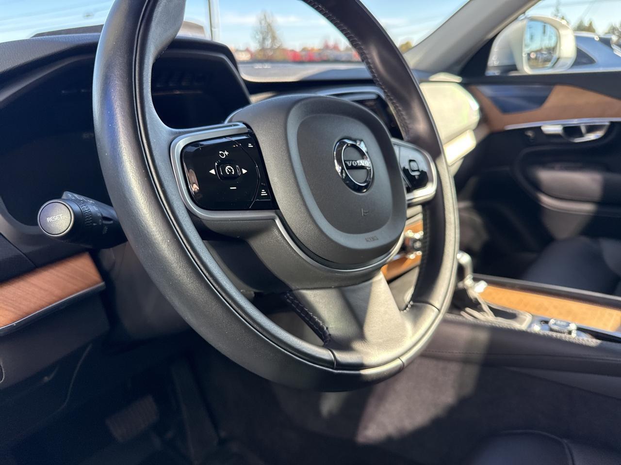 2022 Volvo XC90 T6 Momentum Bend OR