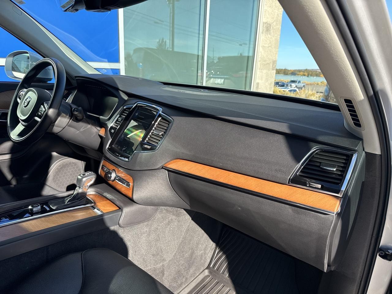 2022 Volvo XC90 T6 Momentum Bend OR