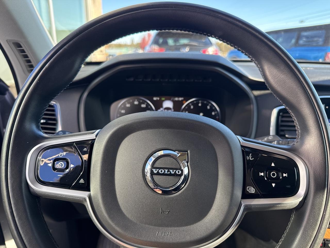 2022 Volvo XC90 T6 Momentum Bend OR